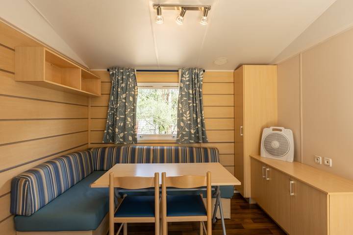 Mobil home pour 4 personnes, avec sauna ainsi que bassin pour enfant et jardin à Palasca - 3