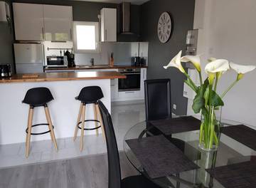 Gîte pour 4 personnes, avec piscine ainsi que terrasse et jardin, animaux acceptés dans le Finistère
