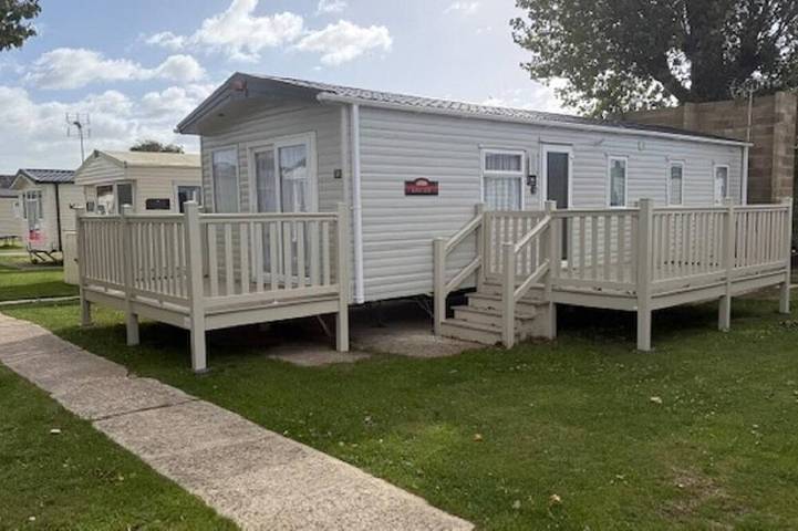 Static caravan for 8 people, with terrace in Clacton-on-Sea