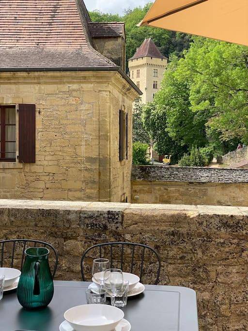 Gîte pour 4 personnes, avec vue ainsi que jardin et terrasse à La Roque-Gageac - 2