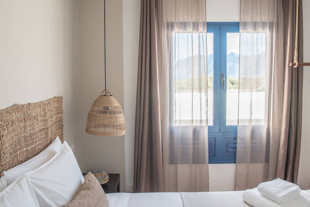 Apartamento entero, Casa Sandy Bay con azotea privada y vistas al mar in Playa Famara, Teguise