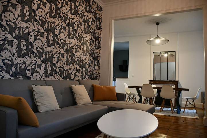 Holiday rental for 8 people, with terrace in Limoges