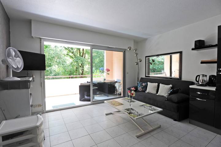 Gîte pour 4 personnes, avec piscine et terrasse dans Parc de Vaugrenier - 2