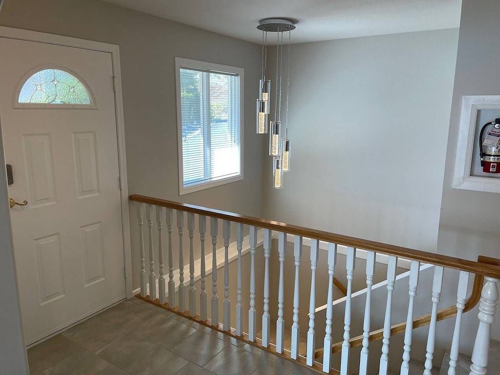 3 Br 5 Bed Upper Floor With Massive Lake view in Peachland, Regional District of Central Okanagan