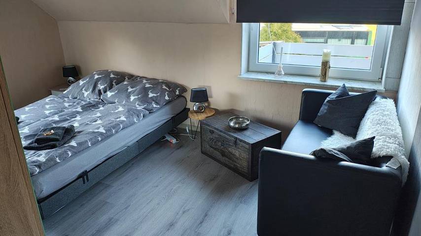 Ganze Wohnung, Moderne Fewo No. 1 mit Balkon in Aurich, Landkreis Aurich