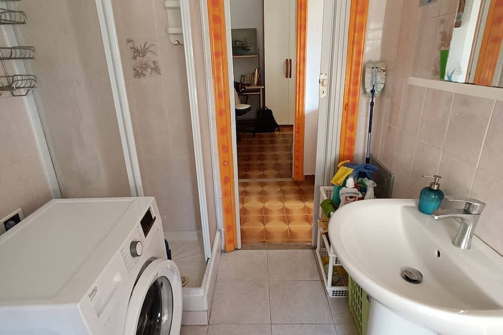 Ganze Wohnung, Haus am Meer mit großem ausgestatteten Garten in Rom Provinz