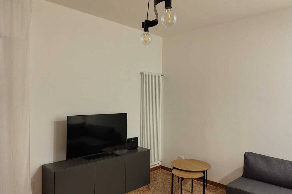 Apartamento entero, Golden House Venice Yellow, 5 minutes from the square and park of Mirano, in Mirano, Provincia de Venezia