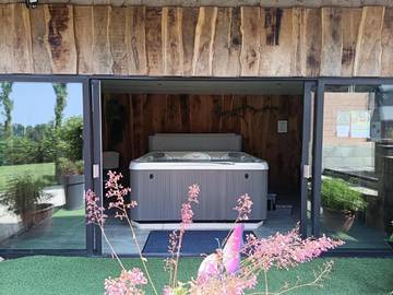 Maison d’hôte pour 4 personnes, avec jardin ainsi que jacuzzi et terrasse dans Saint-Malon-sur-Mel