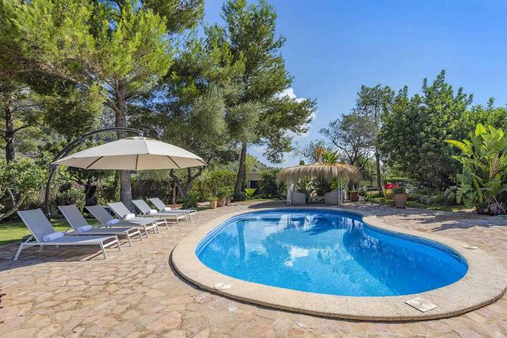 Finca mit Hund für 8 Personen, mit Garten, kinderfreundlich in Pollença