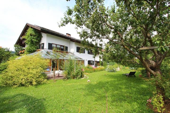Ferienwohnung für 5 Personen, mit Balkon und Garten