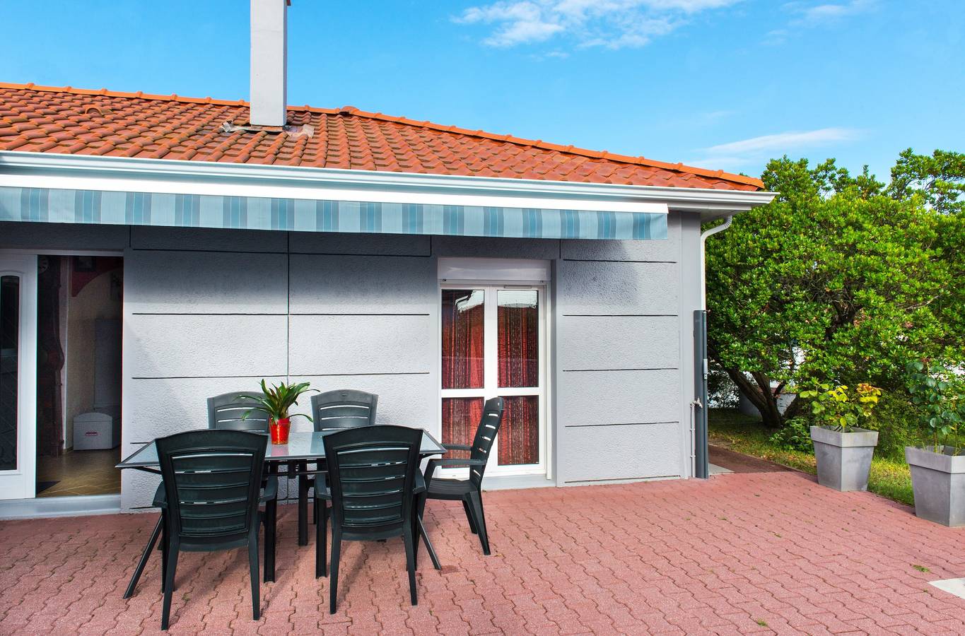Holiday Home 'Villa Mimosas Le Verdon sur Mer' with Garden, Terrace & Wi-Fi in Le Verdon-sur-Mer, Lesparre-Médoc region