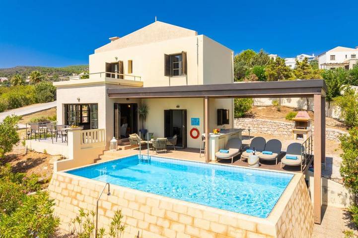 Ferienhaus für 6 Personen, mit Balkon und Terrasse sowie Pool