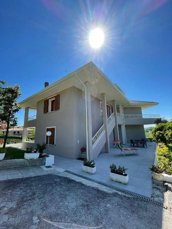 Casa vacanza per 7 persone, con Balcone e Terrazza nonché Giardino e Panorama a Gradara