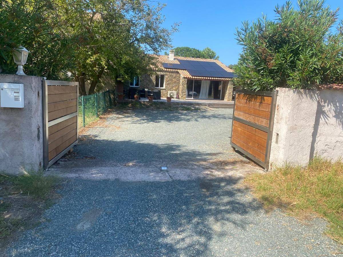 Appartement entier, Three-Bedroom Villa in Lucciana, Région de Bastia