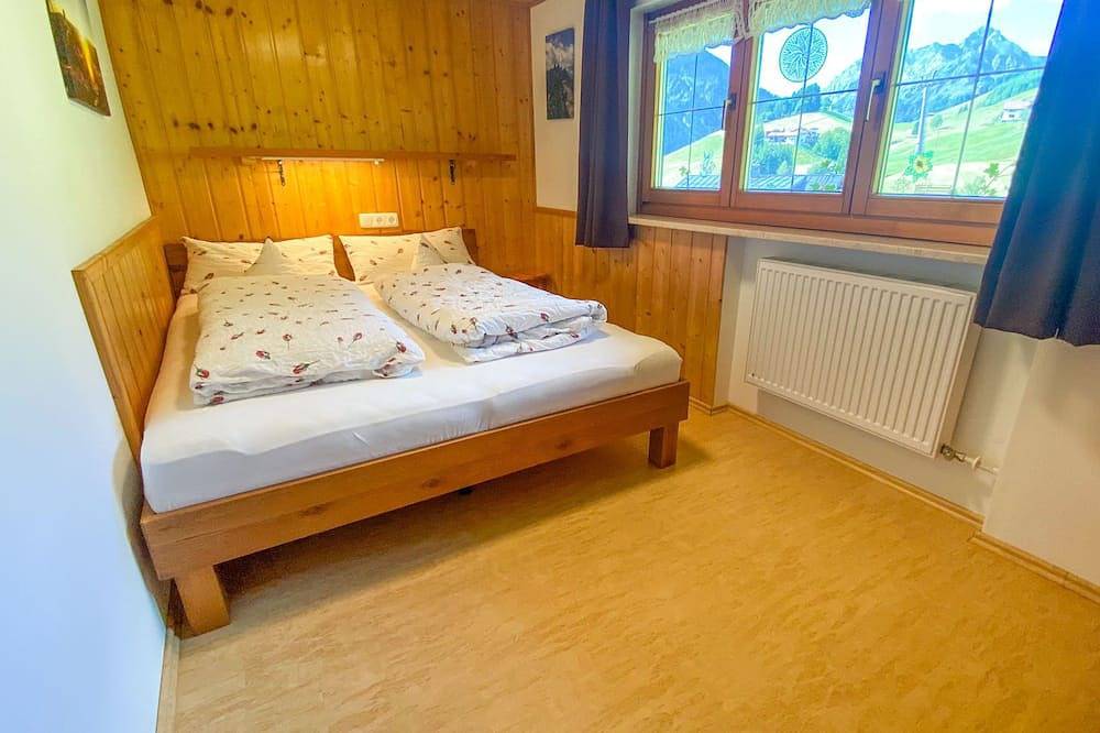 Geheel appartement, Rental-mit Garten-und Bergblick-Terrace-Private Bathroom in Hirschegg Kleinwalsertal, Mittelberg
