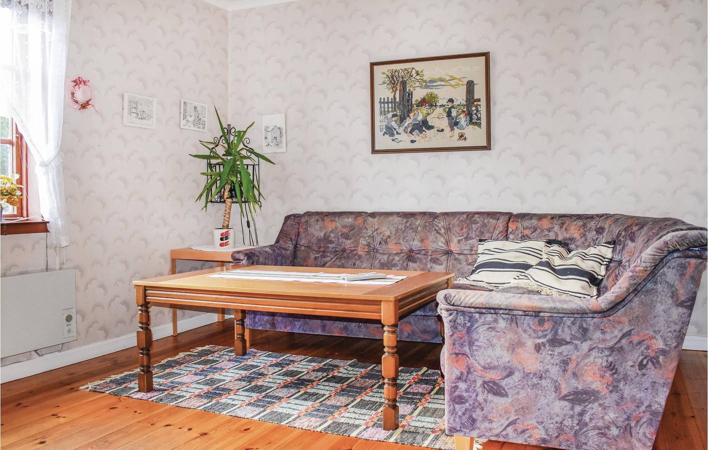 Hus för 6 Personer med trädgård in Hultsfred