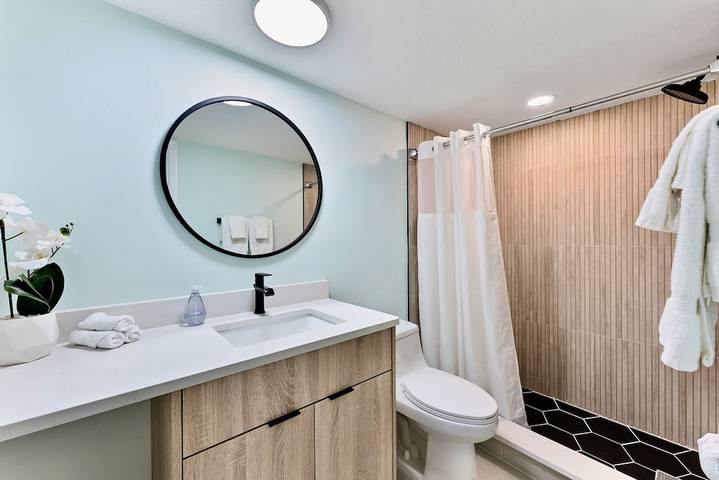 Vacation rental for 6 people, with pool and balcony, with pets in Cape Canaveral