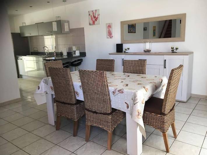 Chalet para 8 personas, con terraza además de jardín y piscina en Le Barcarès