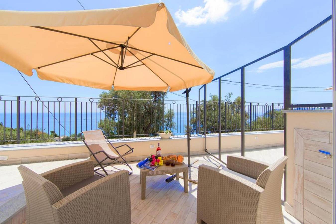 Geheel appartement, Serena 1 Amazing Sea View in Alassio, Riviera di Ponente