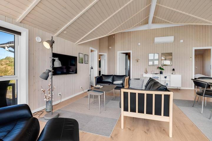 Gemütliches Ferienhaus in Årgab mit Sauna und in unmittelbarer Nähe zum Strand in Hvide Sande, Holmsland Klit