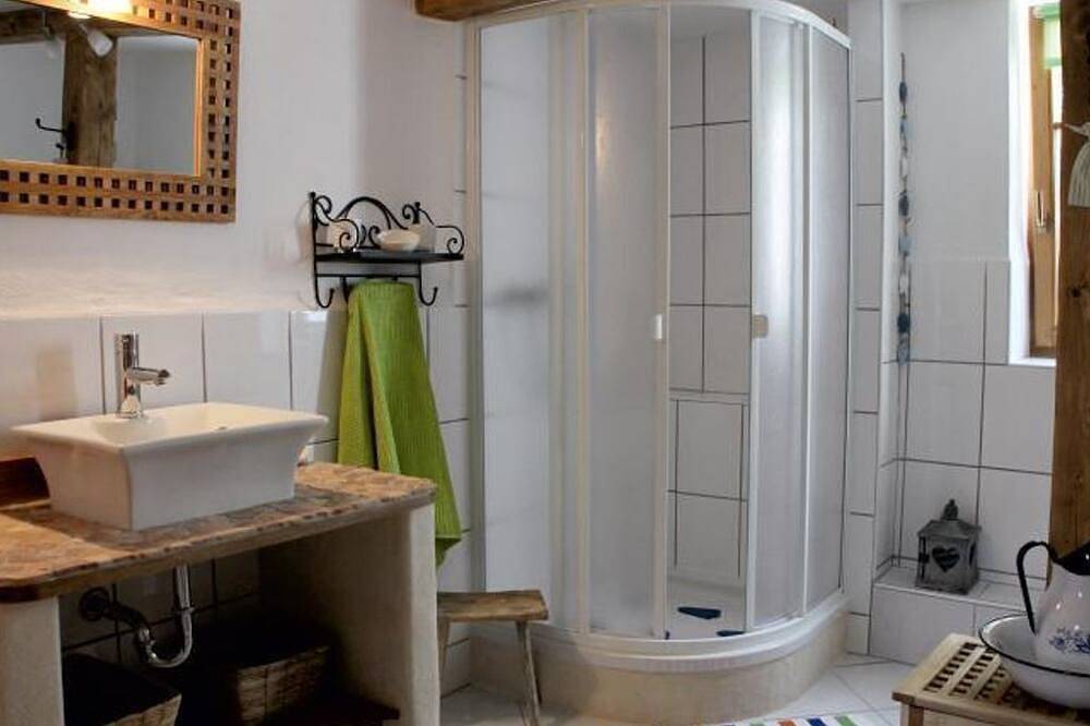 Entire apartment, Loblocher Max and Moritz - apartment / apartment, shower, toilet, non-smoking in Neustadt an der Weinstraße, Pfälzer Rheinebene