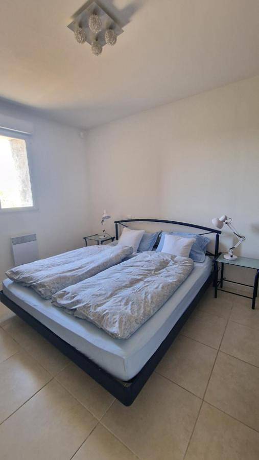 Appartement entier, Apartment - Ground Floor in Magalas, Côte méditerranéenne (France)