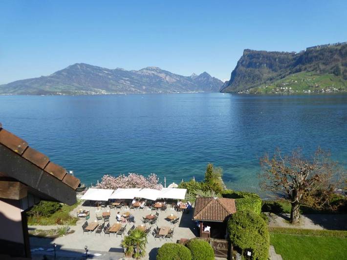 Gîte pour 3 personnes, avec piscine et jardin ainsi que sauna et jacuzzi, adapté aux familles à Horw