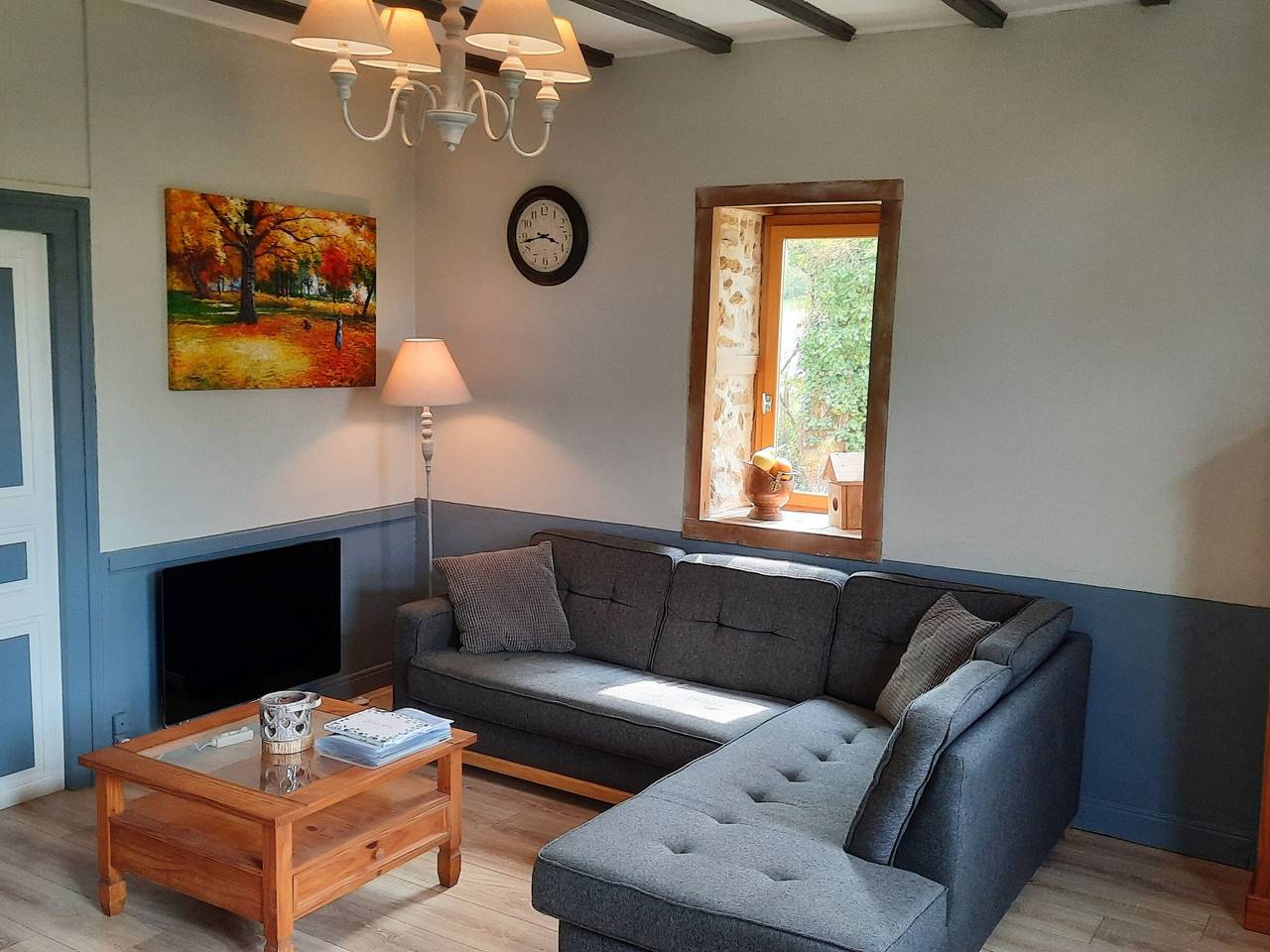 Casa de Campo con Jardín, Terraza y Vistas al Lago en Indre, Berry in Bazaiges, Región de La Châtre