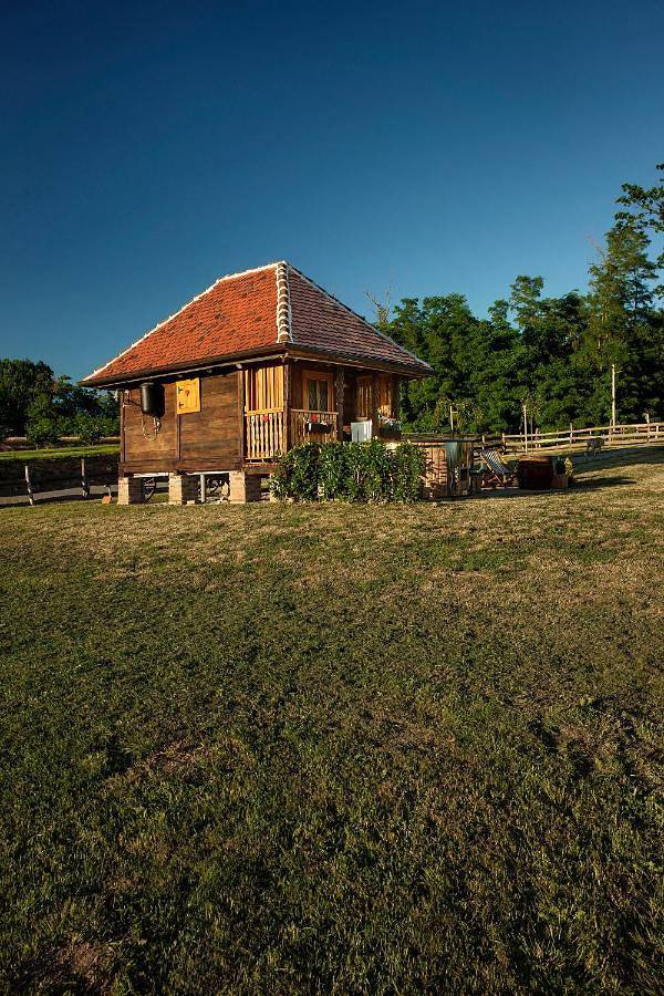 Ferienhaus für 3 Personen, mit Whirlpool und Terrasse sowie Garten und Ausblick