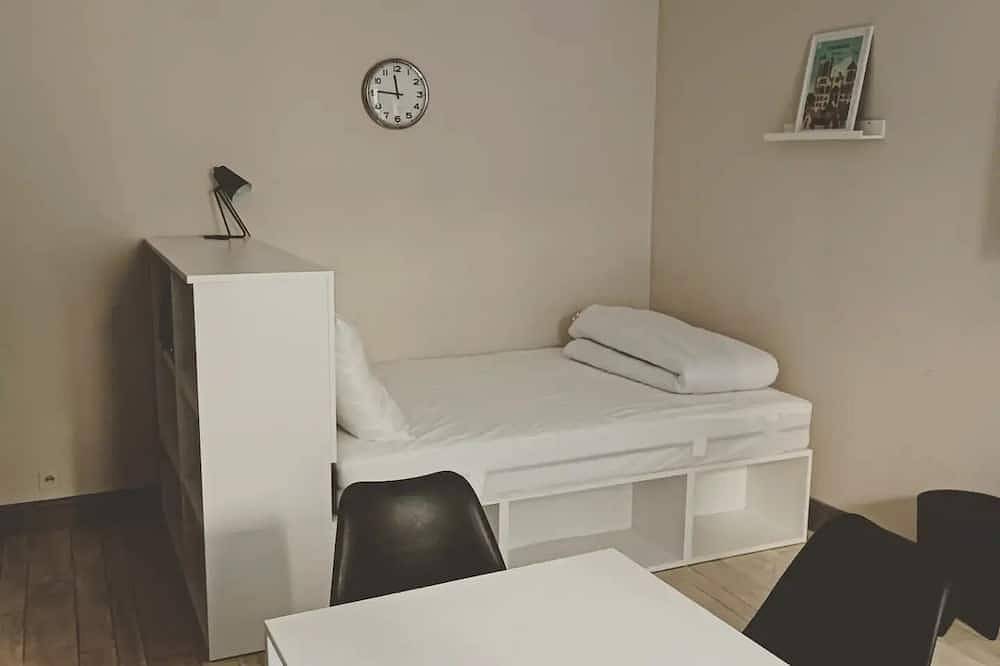 Entire apartment, Lovely downtown studio in Bourges, Bourges region