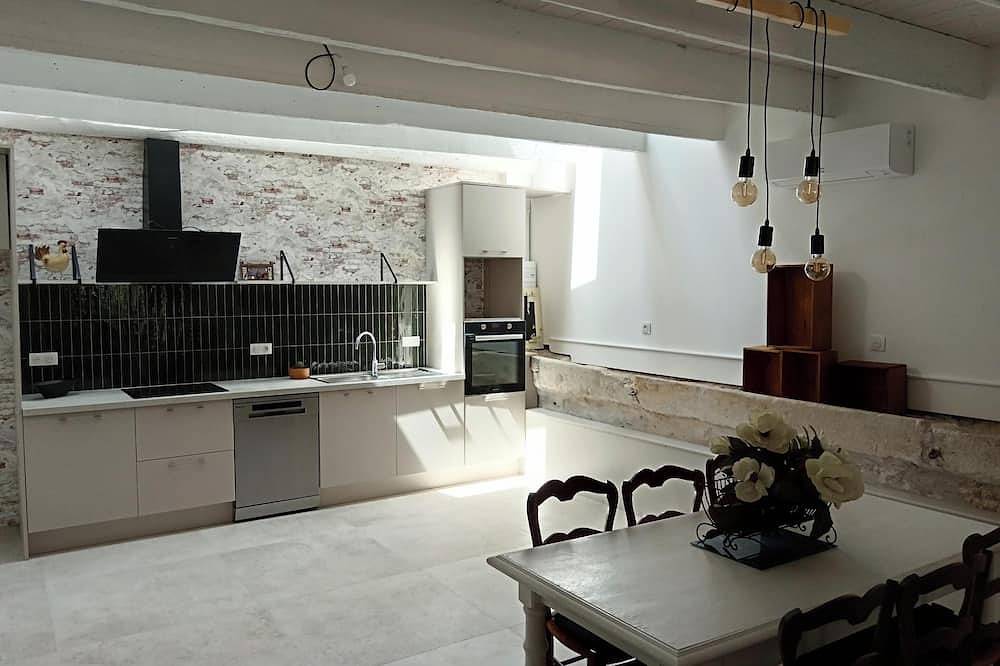 Mas in the middle of vineyards, ideally located between Camargue and Provence. in Vauvert, Costa mediterránea (Francia)