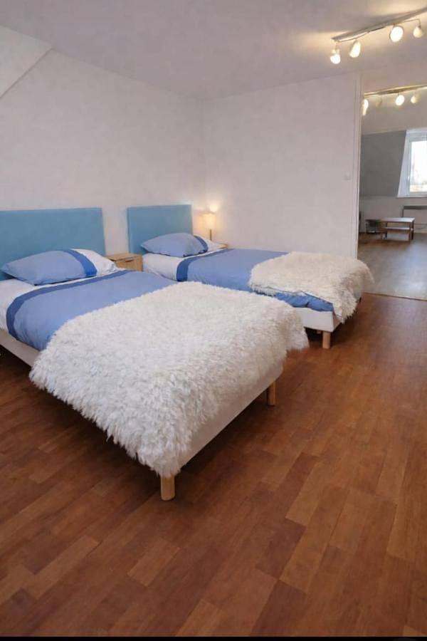 Gîte pour 3 personnes, avec terrasse à La Machine