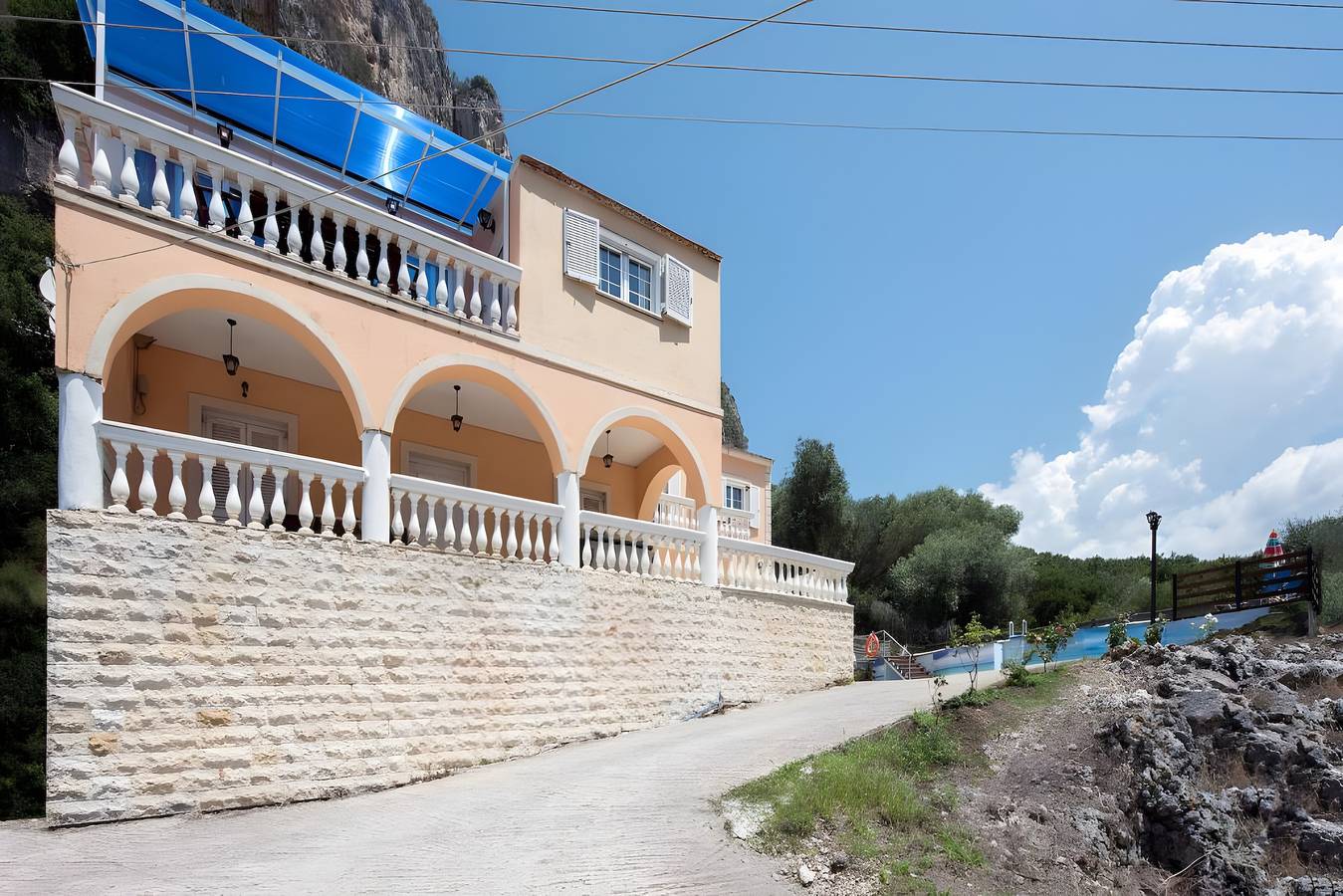 Entire apartment, Apartments Alexander Apartment with Sea View, Wi-Fi, and Air Conditioning in Corfu