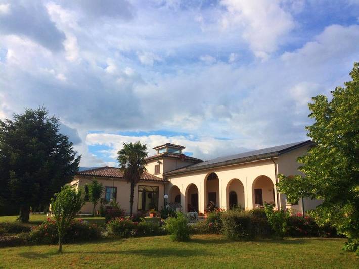 Appartamento per 4 persone, con Terrazza e Giardino nonché Sauna e Panorama a Avezzano