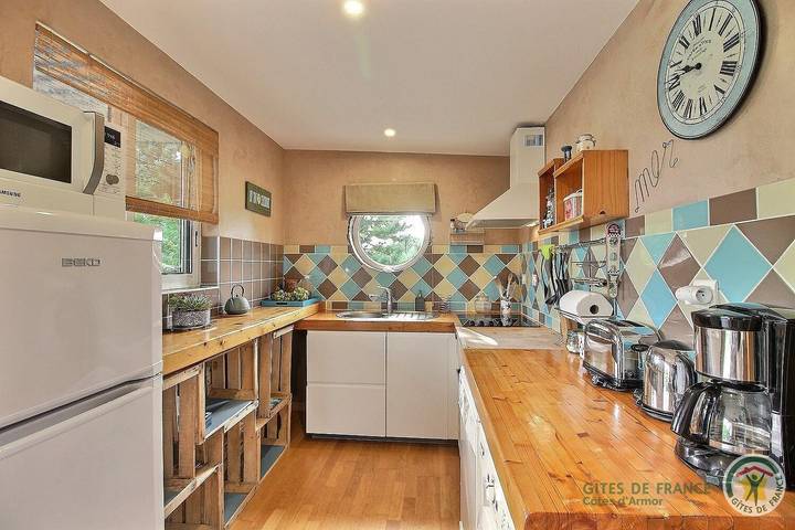 Gîte pour 3 personnes, avec jardin et terrasse à Plourhan - 4