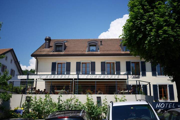 Hôtel pour 3 personnes, avec terrasse à Gilly