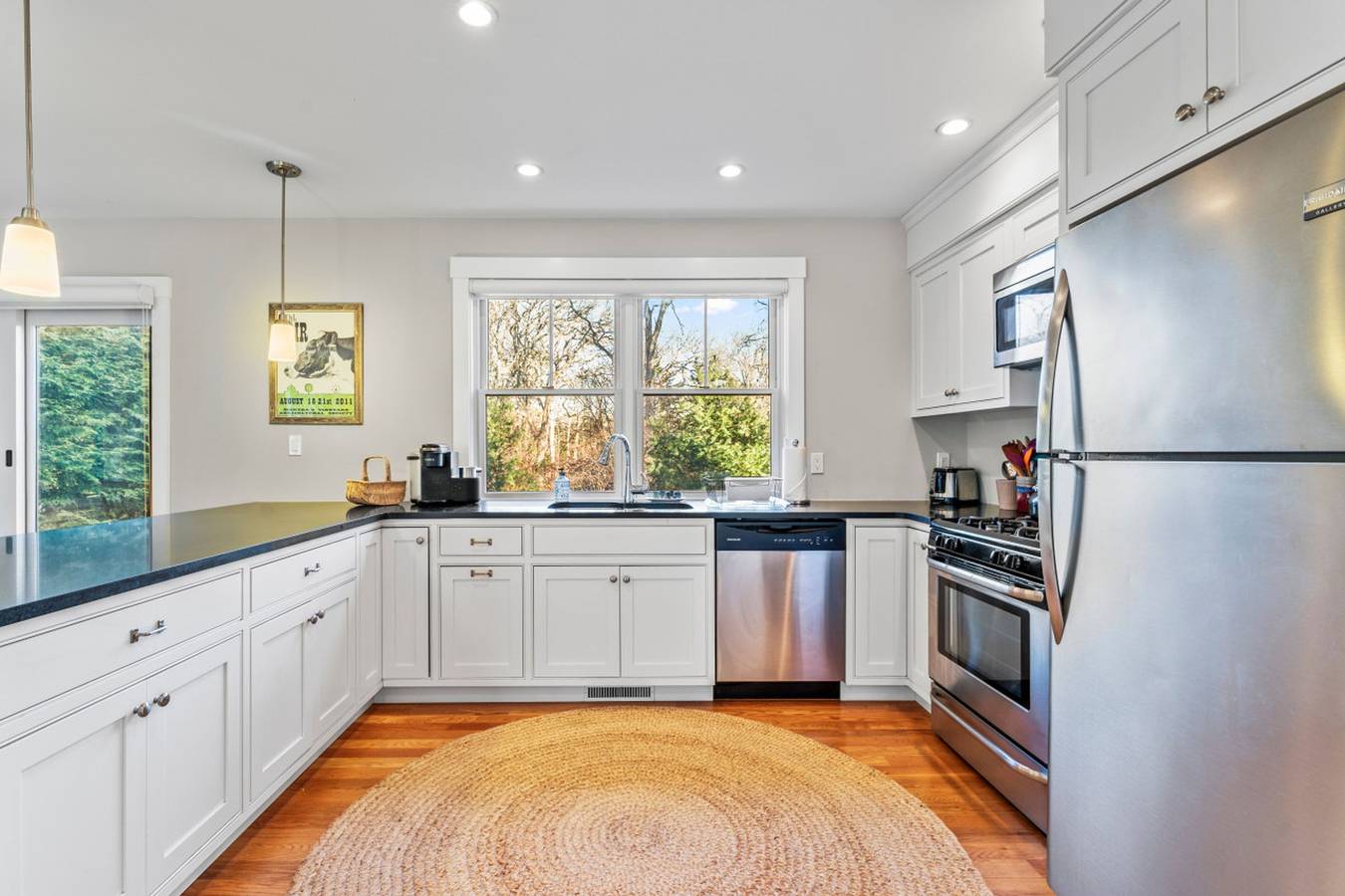 Modern Family Home Walkable to Town in Vineyard Haven, Tisbury