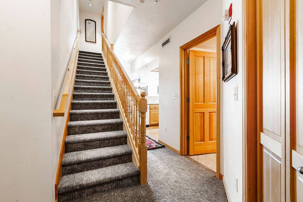 Ganze Wohnung, Caledonian 208 | Ski-In/Out | Private Hot Tub | Town View | On Main Street | Steps to Town Lift in Uinta Wasatch Cache National Forest