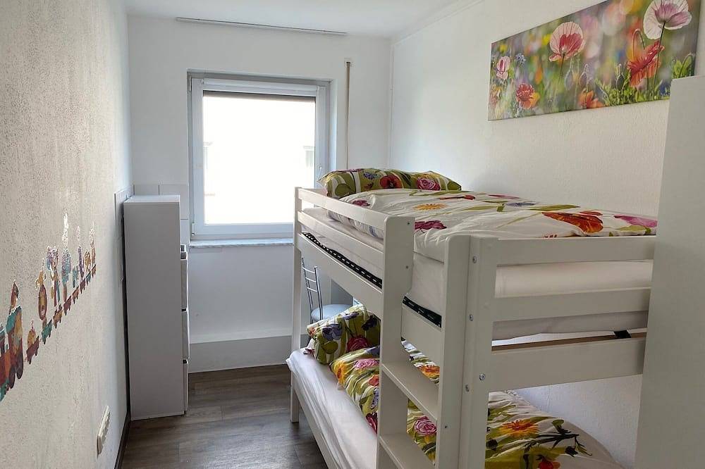 Ganze Wohnung, Wunderschöne frisch renovierte Ferienwohnung 2020 mit Pool in Stockheim (Oberfranken), Frankenwald