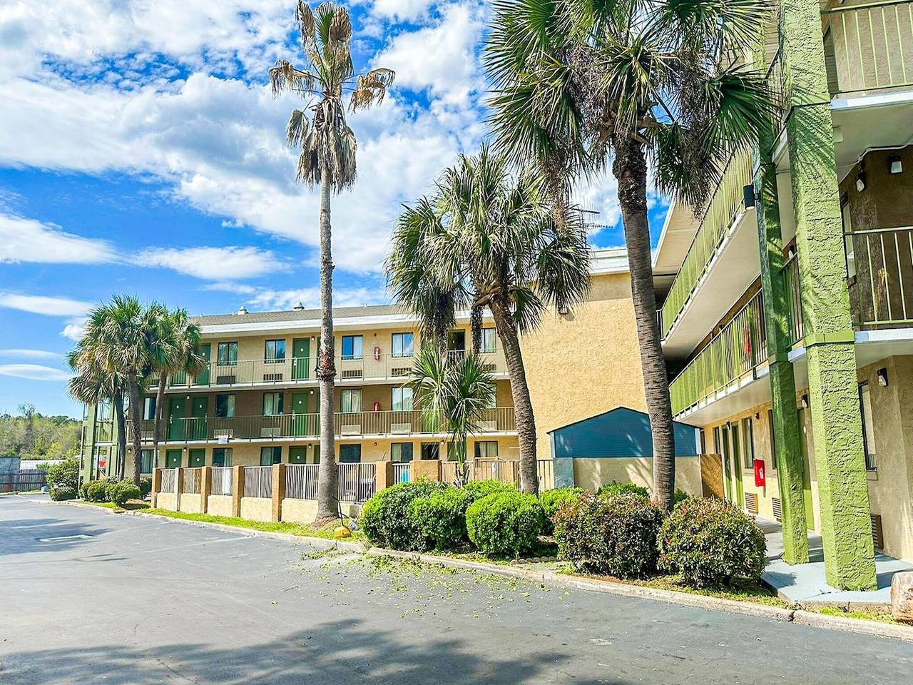 Entire apartment, King Bed Smoking in Mobile (AL), Mobile Bay