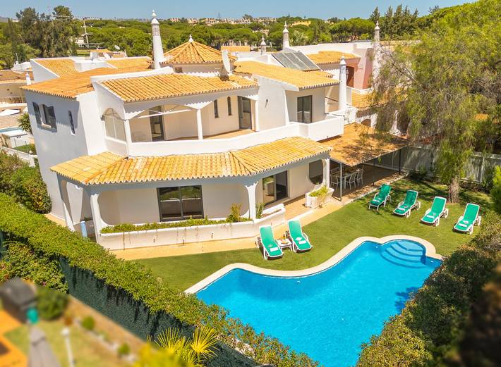 Villa Phi Phi in Quarteira, Faro Distrikt