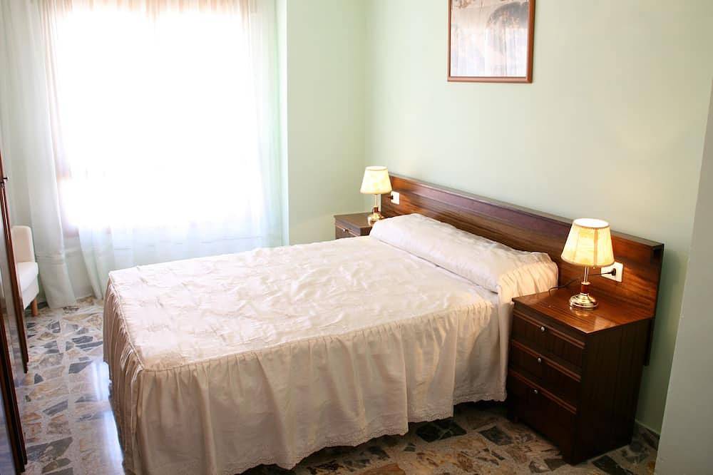 Apartamento entero, Apartamento Sol ideal para familias numerosas y visitar el Monasterio de Piedra. in Munébrega, Provincia de Zaragoza