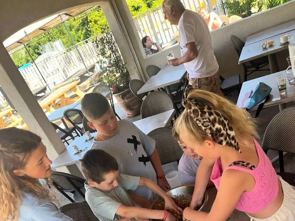 Mobil-home Phoenix 3 Pièces 5 Personnes (4 adultes + 1 enfant - 12 ans) Climatisé + Tv in La Bocca, Cannes