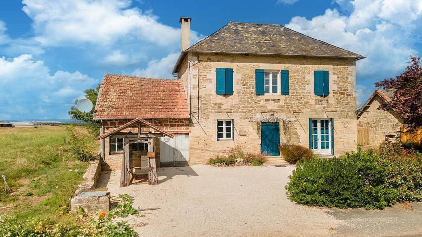 Maison de vacances pour 8 personnes, avec jacuzzi et terrasse ainsi que jardin et piscine, animaux acceptés