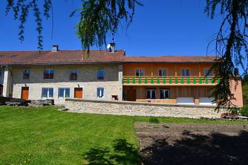 Gîte pour 4 personnes, avec terrasse et jardin à Prénovel