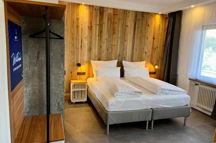 Ganze Wohnung, Doppelzimmer - Junipro Hotel Schinderhannes in Weiskirchen, Saar-Nahe-Bergland