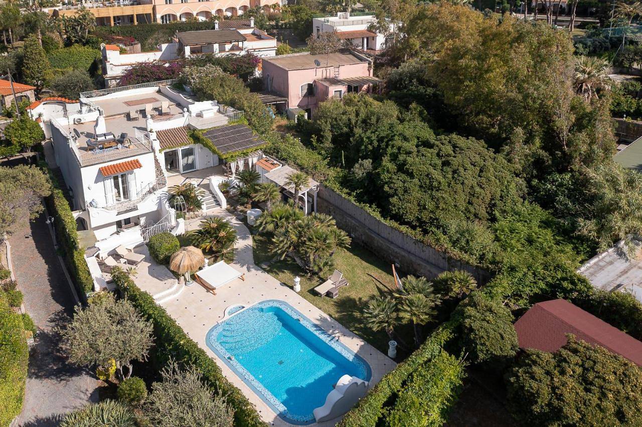 Villa Formica, a due passi dal mare in Chiaia, Forio