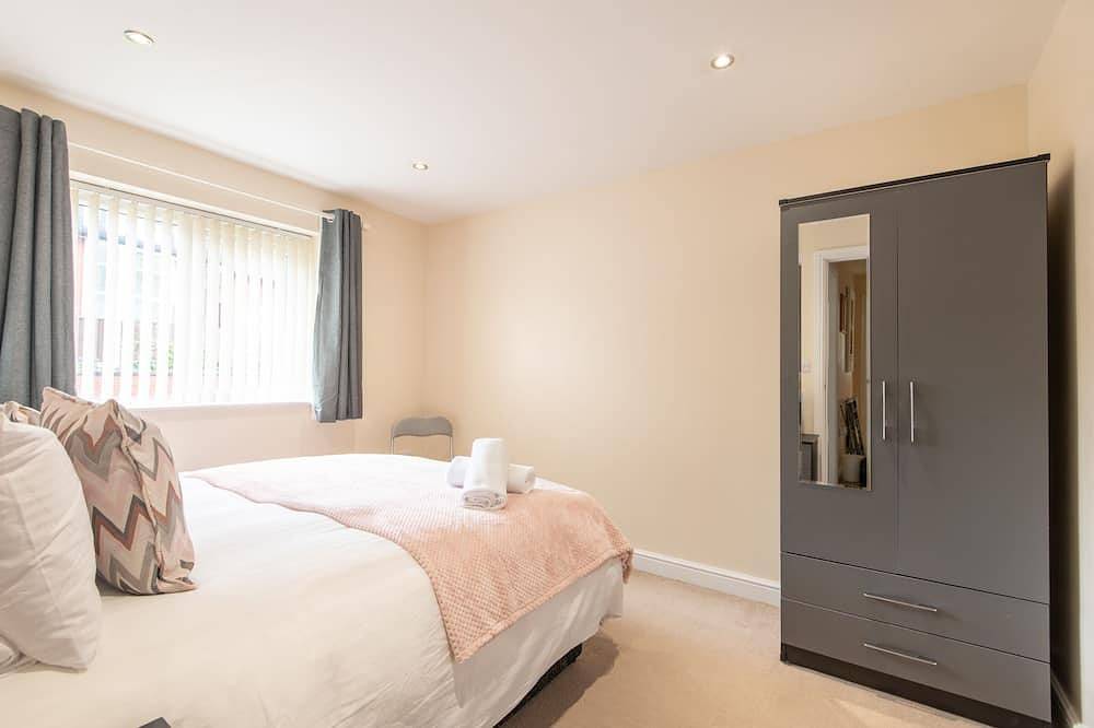 Entire apartment, Apartment 5, Ground Floor ,2 Bed, Sleeps 4 in Worksop, Nottinghamshire