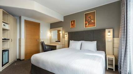 Hôtel pour 3 personnes, avec sauna ainsi que piscine et vue, animaux acceptés à Riga
