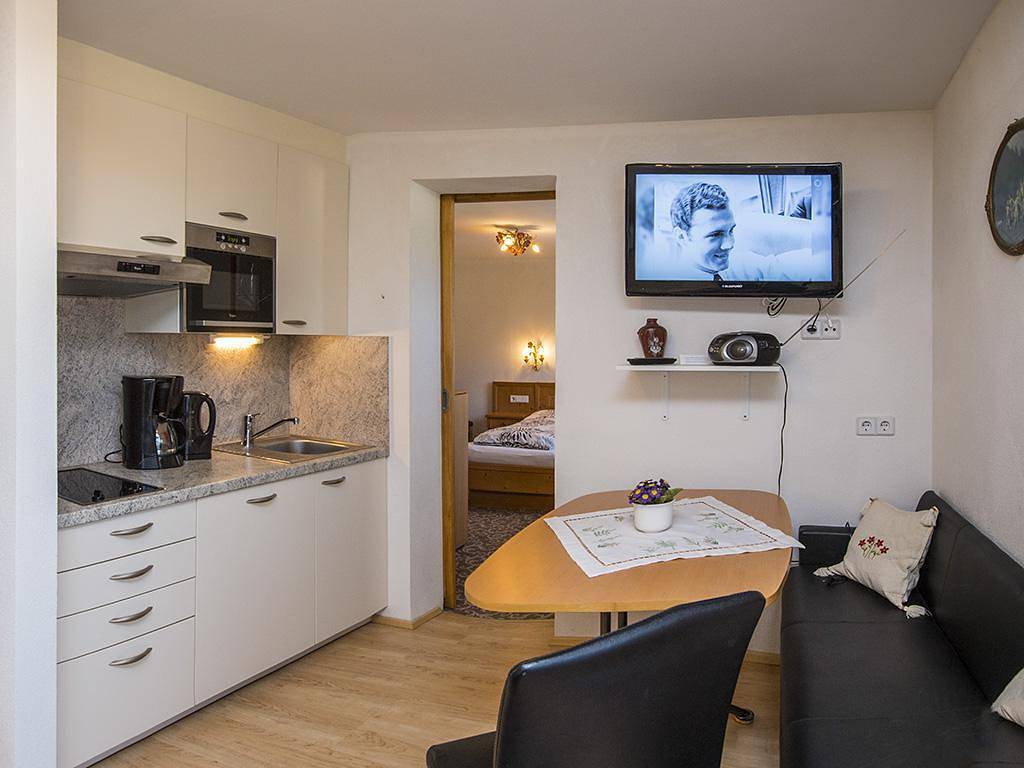 Entire holiday apartment, Apartment B, 1 bedroom, shower, Wc in Seefeld in Tirol, Innsbruck Land